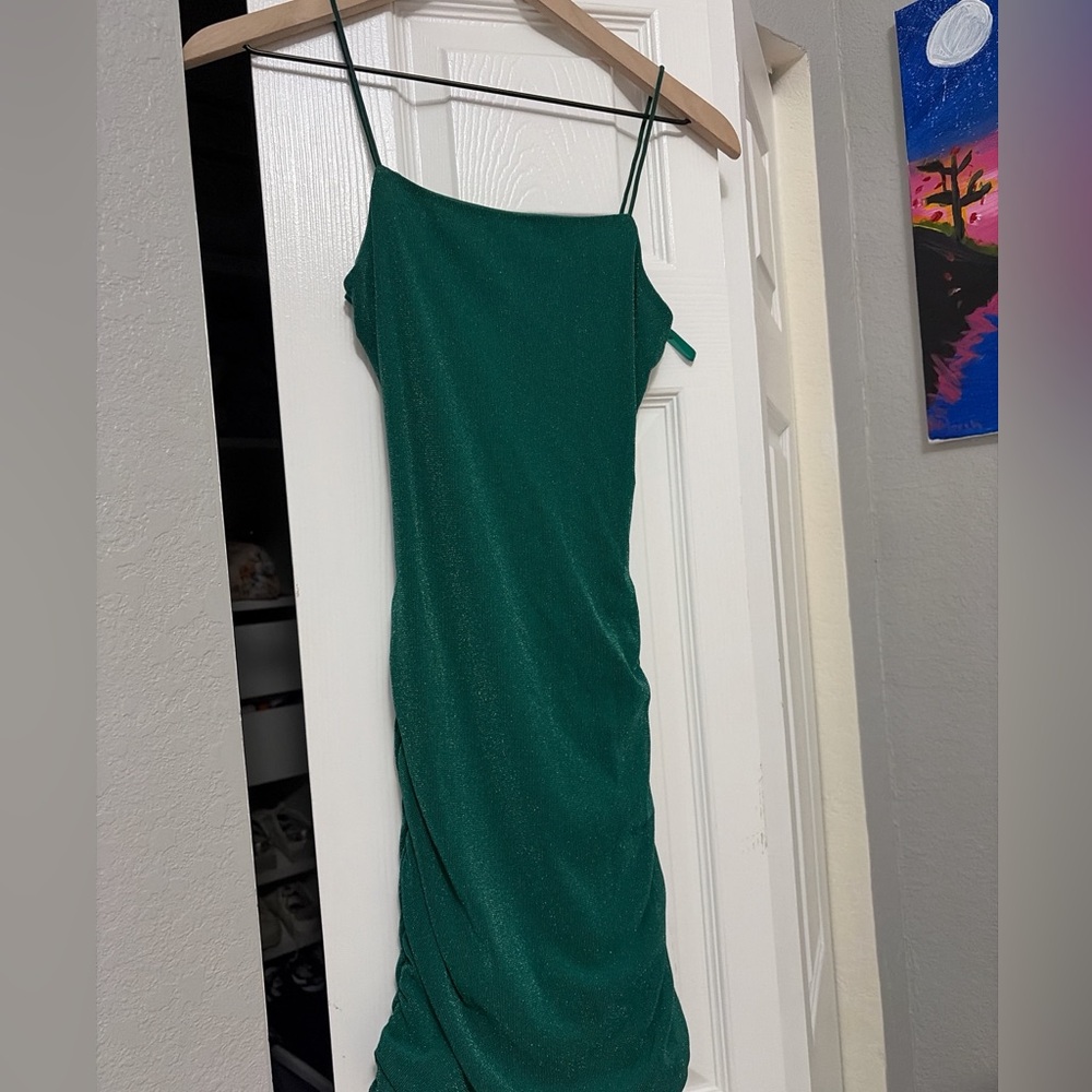 Elegant Green Spaghetti Strap Dress
